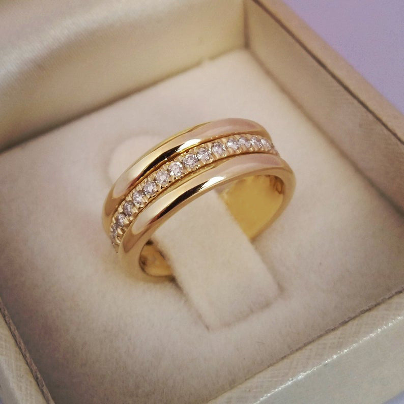 Bague Chic en Or et Strass Étincelants✨