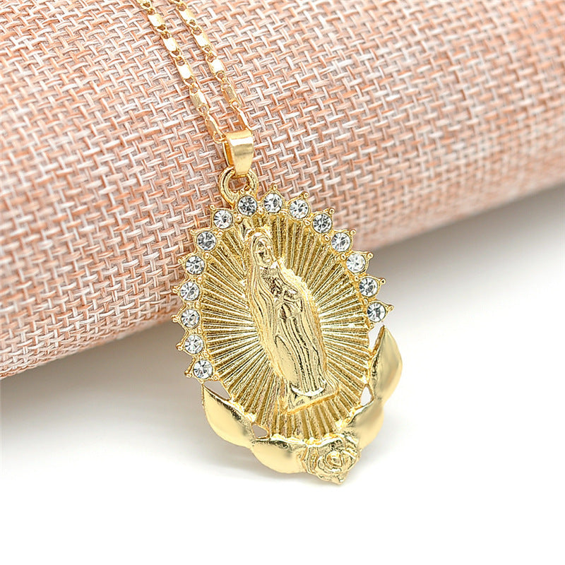 Collier Médaille Dorée – Élégance & Style