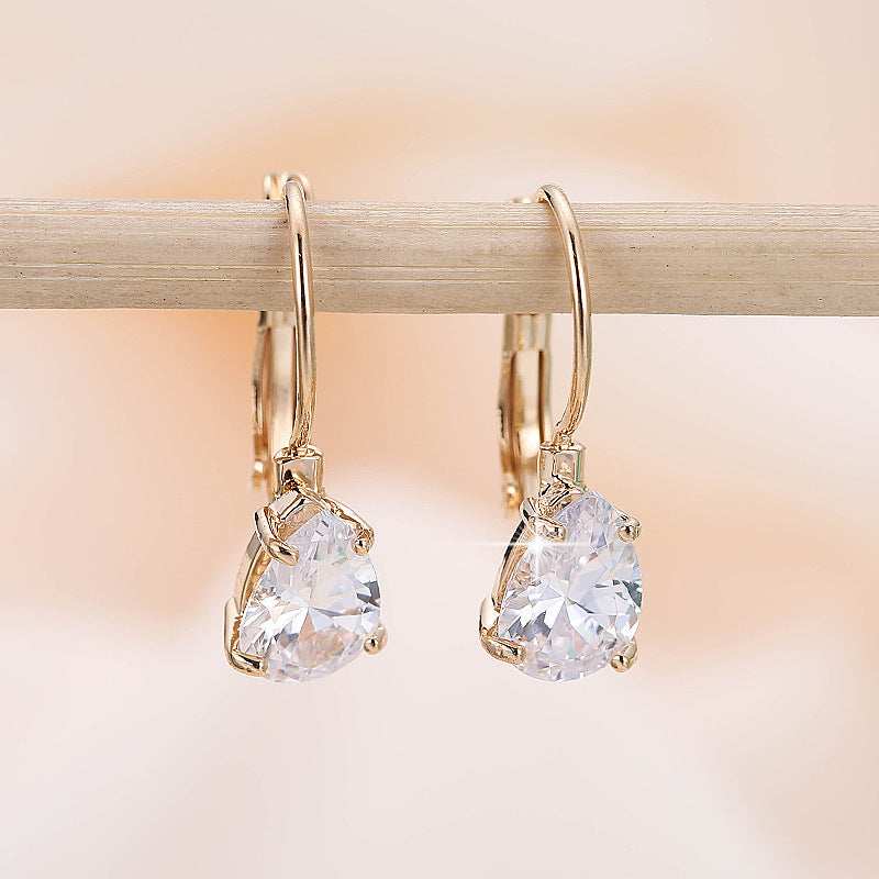 ✨ Boucles d’oreilles dorées goutte zircon – Élégance & éclat ✨