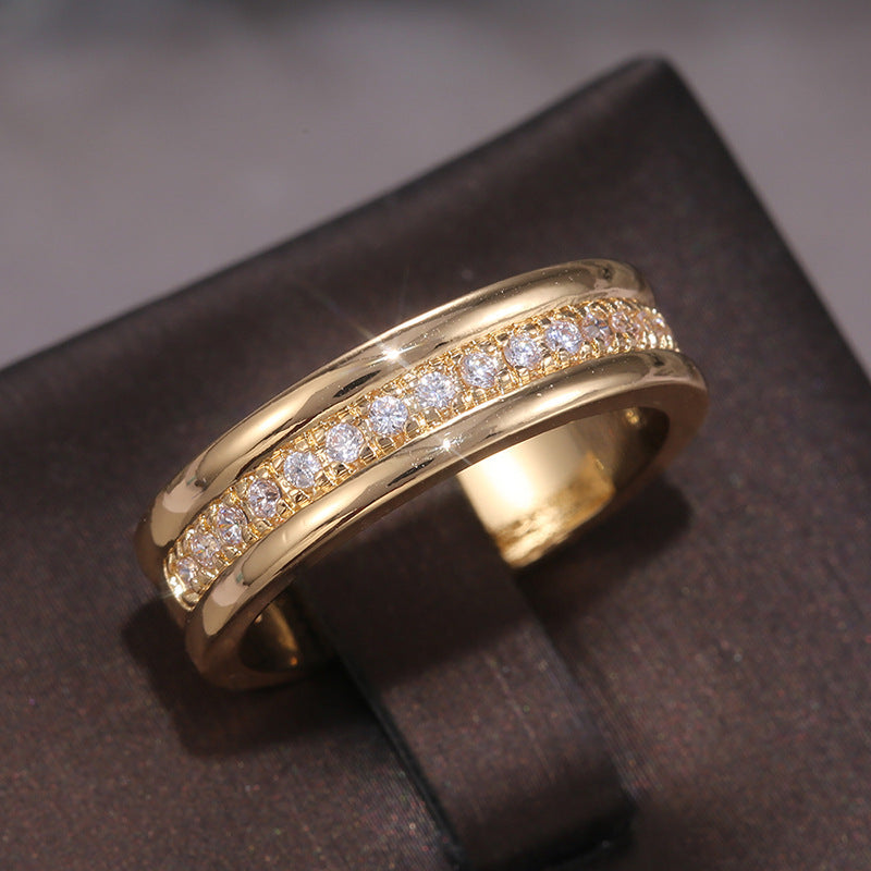 Bague Chic en Or et Strass Étincelants✨