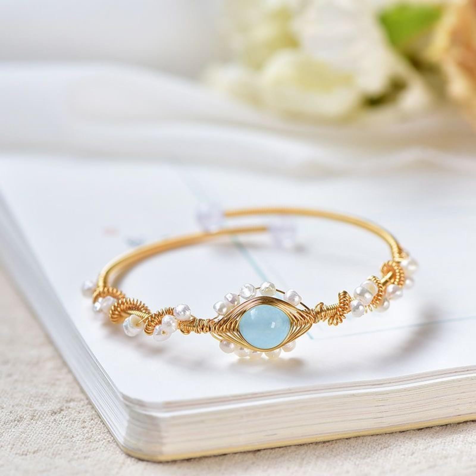 ✨ Bracelet Vintage Perles & Dorure – Élégance Intemporelle ✨