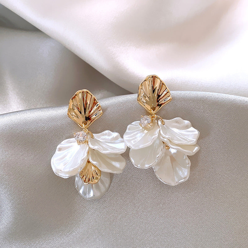 ✨Boucles d’Oreilles Élégantes en Fleur – Style Rétro & Chic ✨