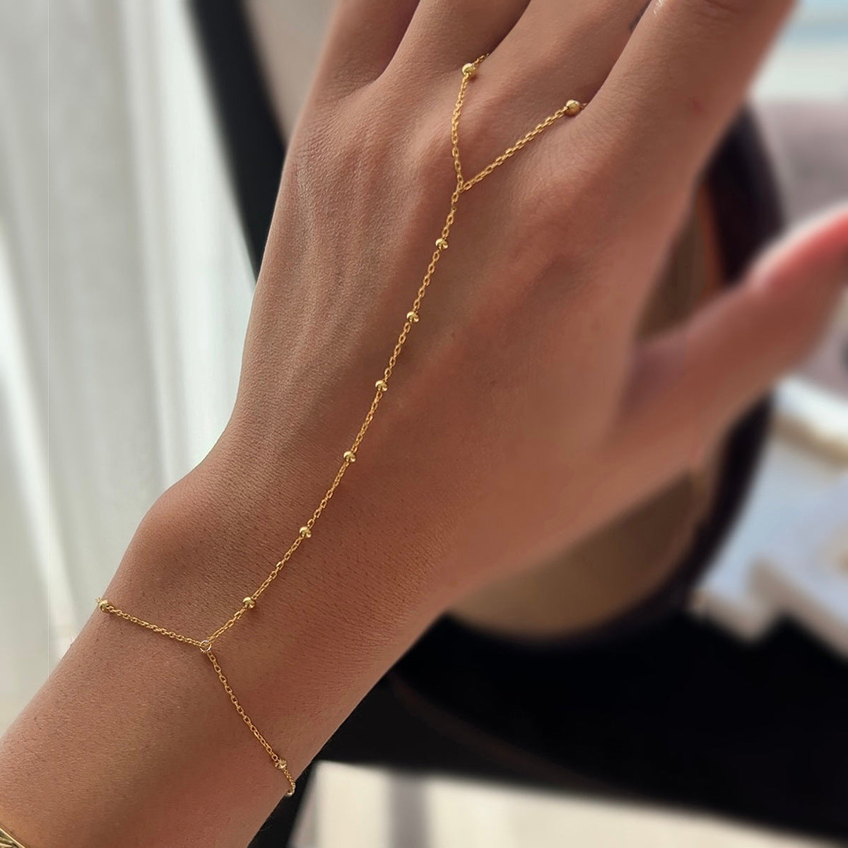 ✨ Bracelet de Main Chaînette Élégance – Doré Raffiné ✨