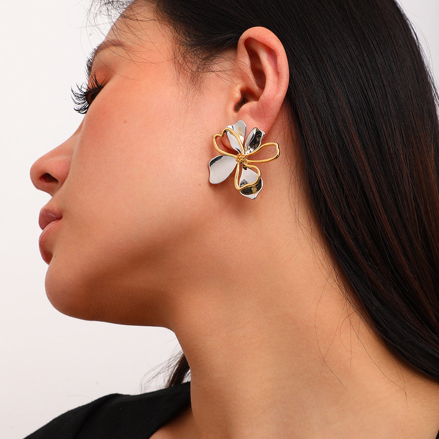 ✨Boucles d’oreilles vintage dorées en cuivre 18K – Fleur élégante✨