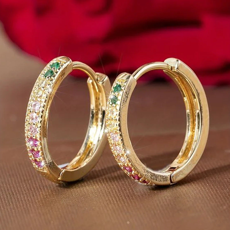 ✨ Créoles Dorées Incrustées de Zircons Multicolores – Élégance et Brillance ✨