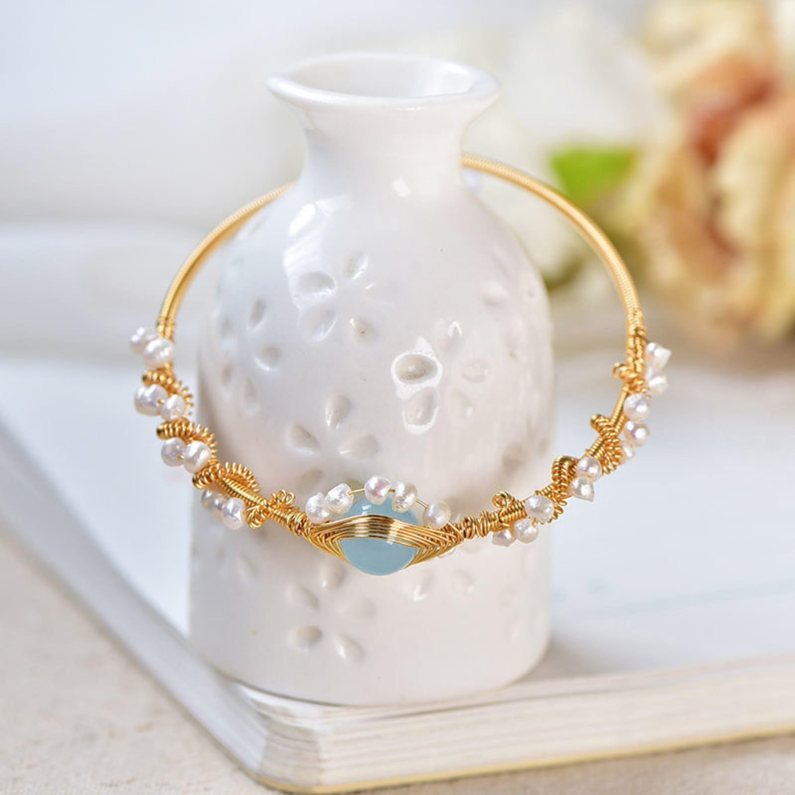 ✨ Bracelet Vintage Perles & Dorure – Élégance Intemporelle ✨