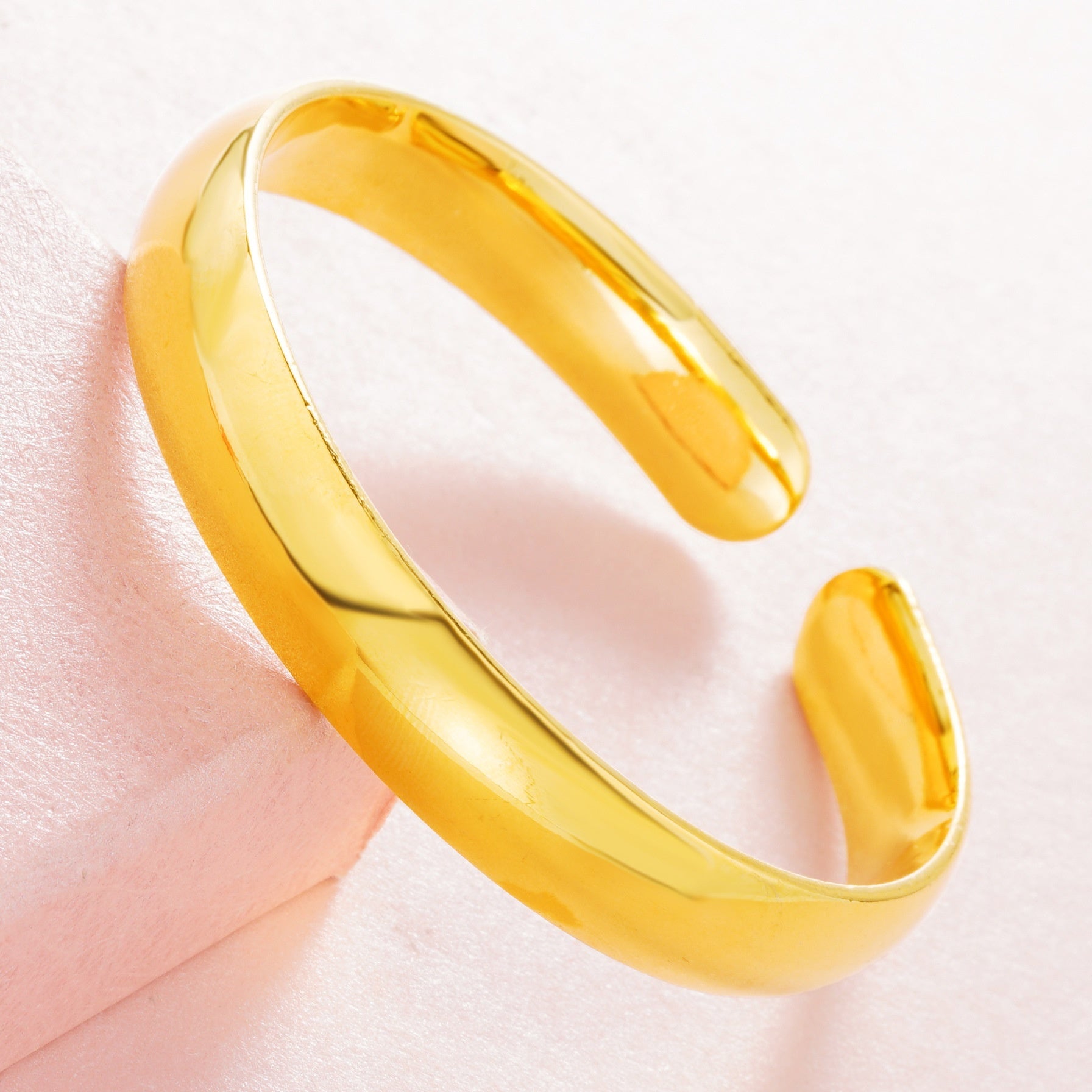 ✨ Bracelet argenté minimaliste – Élégance au quotidien