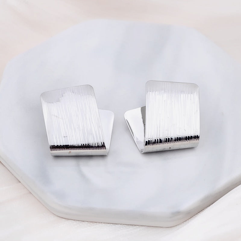 ✨Boucles d’oreilles géométriques bicolores en alliage – Doré & Argenté✨
