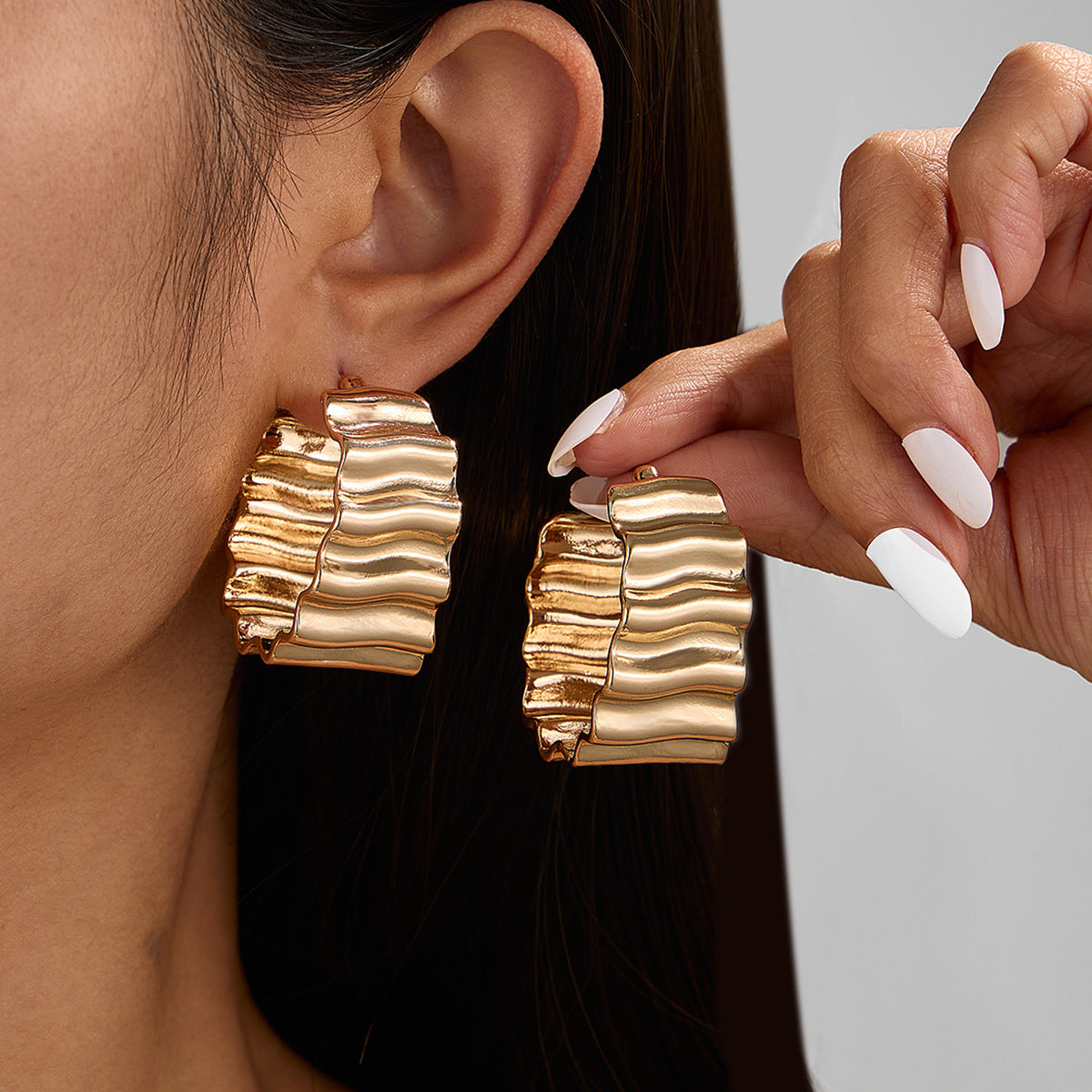 ✨ Boucles d’Oreilles Métal Liquide Fleur Plissée – Élégantes & Tendance ✨