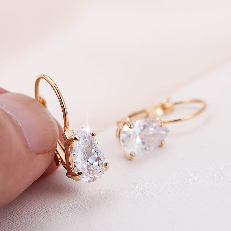 ✨ Boucles d’oreilles dorées goutte zircon – Élégance & éclat ✨
