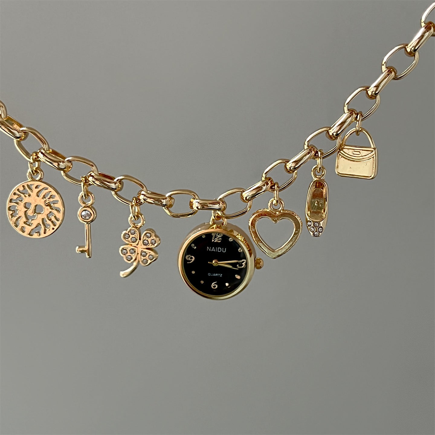 ✨ Montre Bracelet Femme Style Coréen – Élégante avec Breloques et Détails Diamantés ✨